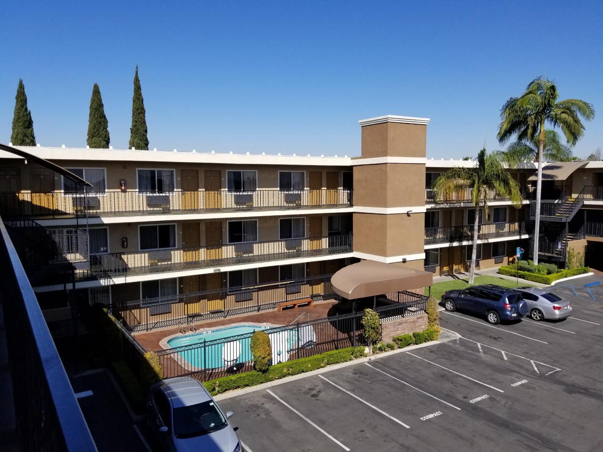 Quality Inn & Suites Anaheim Maingate Exteriör bild